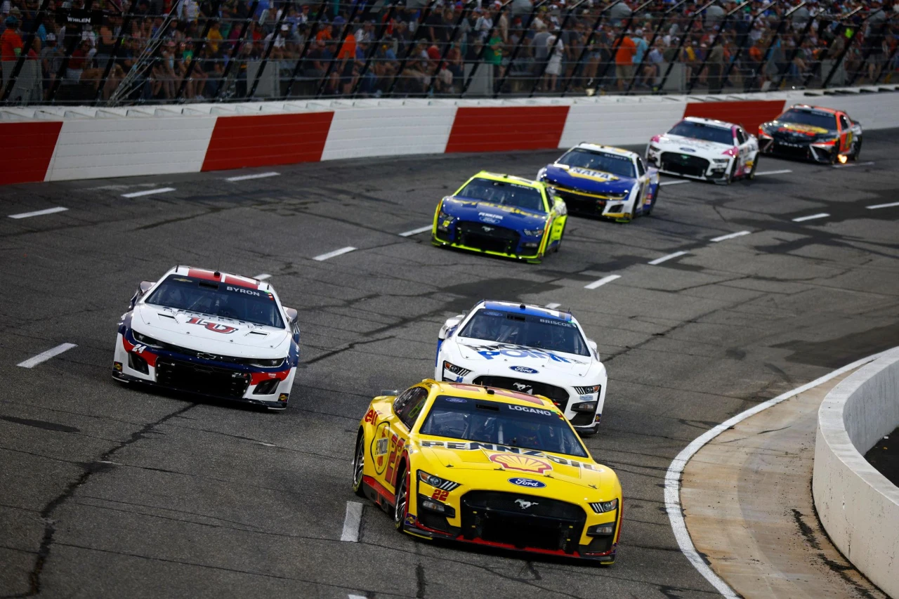 NASCAR - LOGANO VENCE EM NORTH WILKESBORO