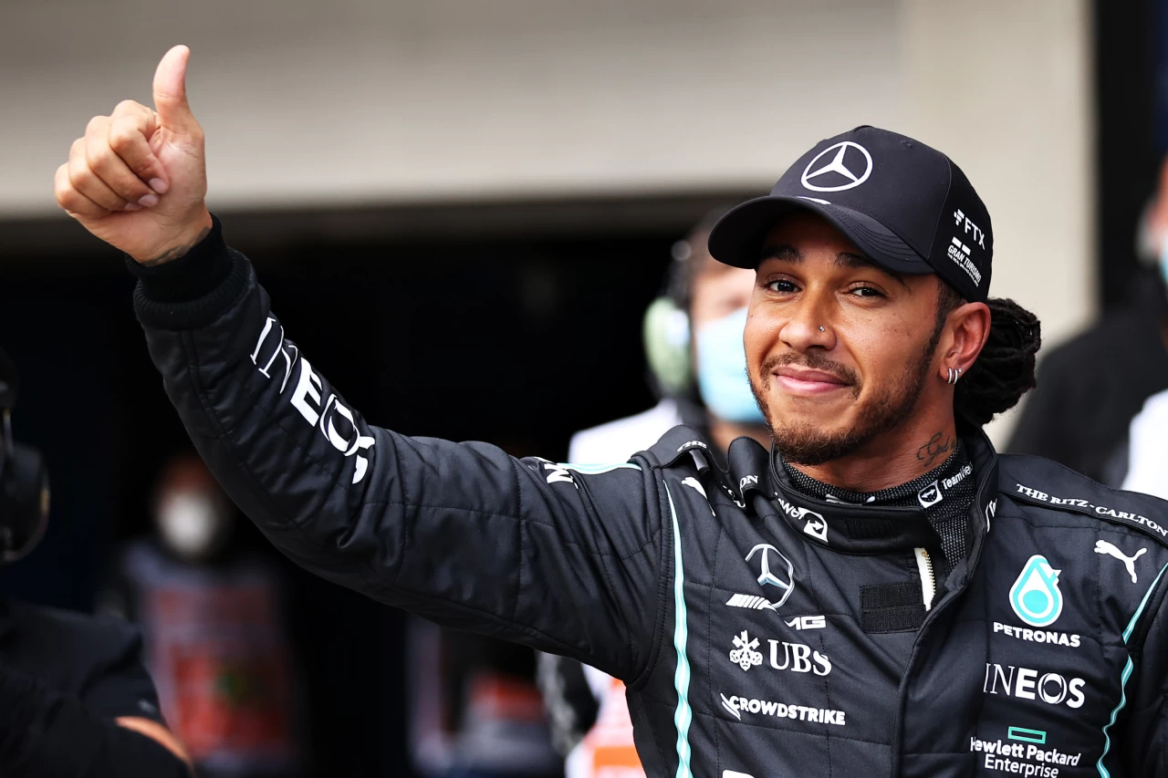 F1 - LEWIS HAMILTON É O MAIS RÁPIDO DO TL1