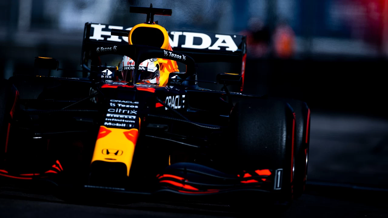 Verstappen: Momento certo de trocar o motor?