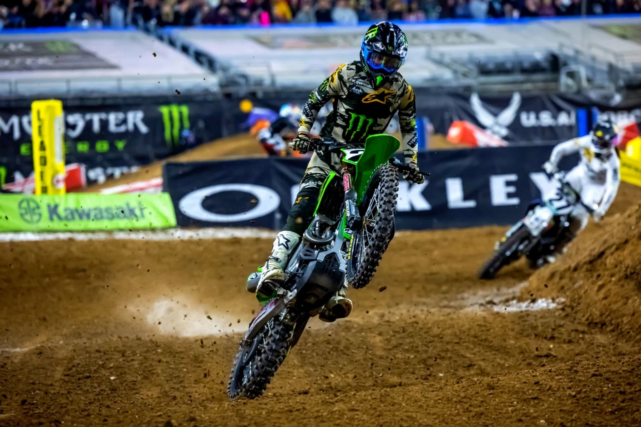 SUPERCROSS - JASON ANDERSON CONQUISTA SUA NONA VITÓRIA NA 450SX