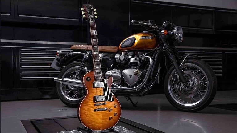TRIUMPH LES PAUL OU GIBSON BONNEVILLE?