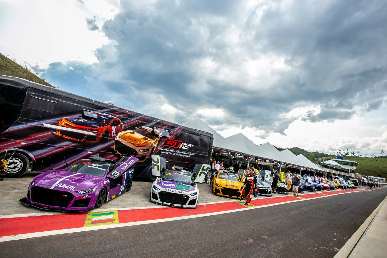 Na chuva, Nathan Brito vence a primeira corrida da GT Sprint Race - Special Edition