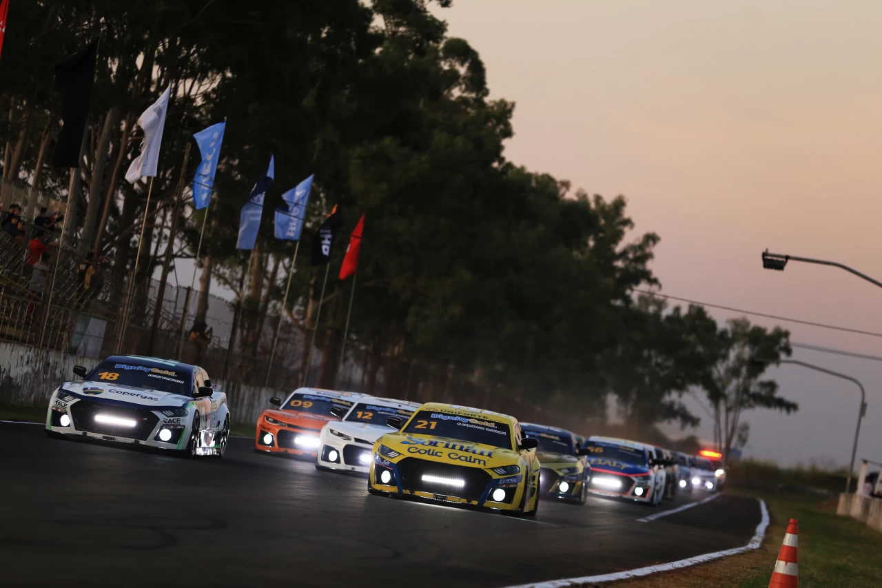 SPRINT RACE –NIGHT CHALLENGE, A 5ª ETAPA DA DIGNITY GOLD GT SPRINT RACE DA SHOW